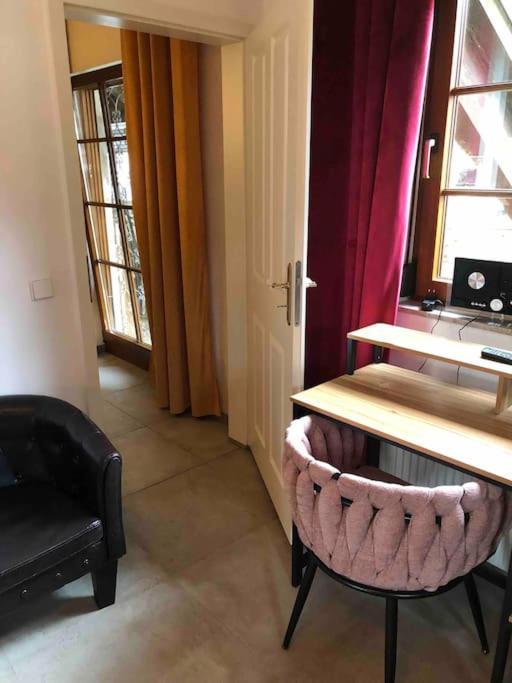 Willkommen Im Casa Felice, Der Wohlfuehl Oase Mit Balkon, 4 Betten Und Homeoffice Platz Aidlingen Kültér fotó
